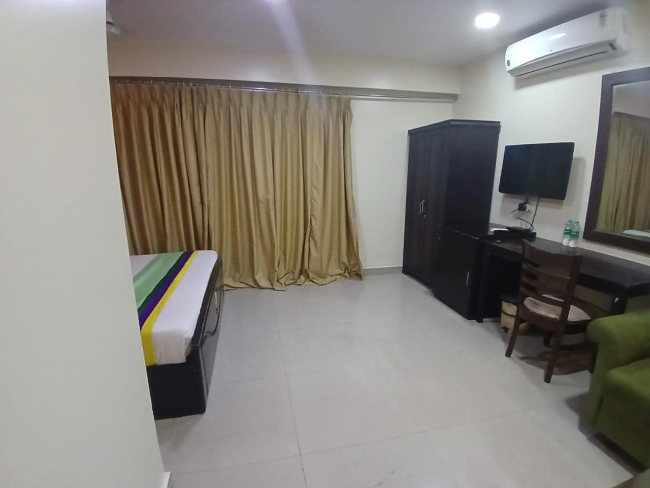 היידראבד Blossoms Room The Plaza-Luxury Collection- Lakdikapul מראה חיצוני תמונה