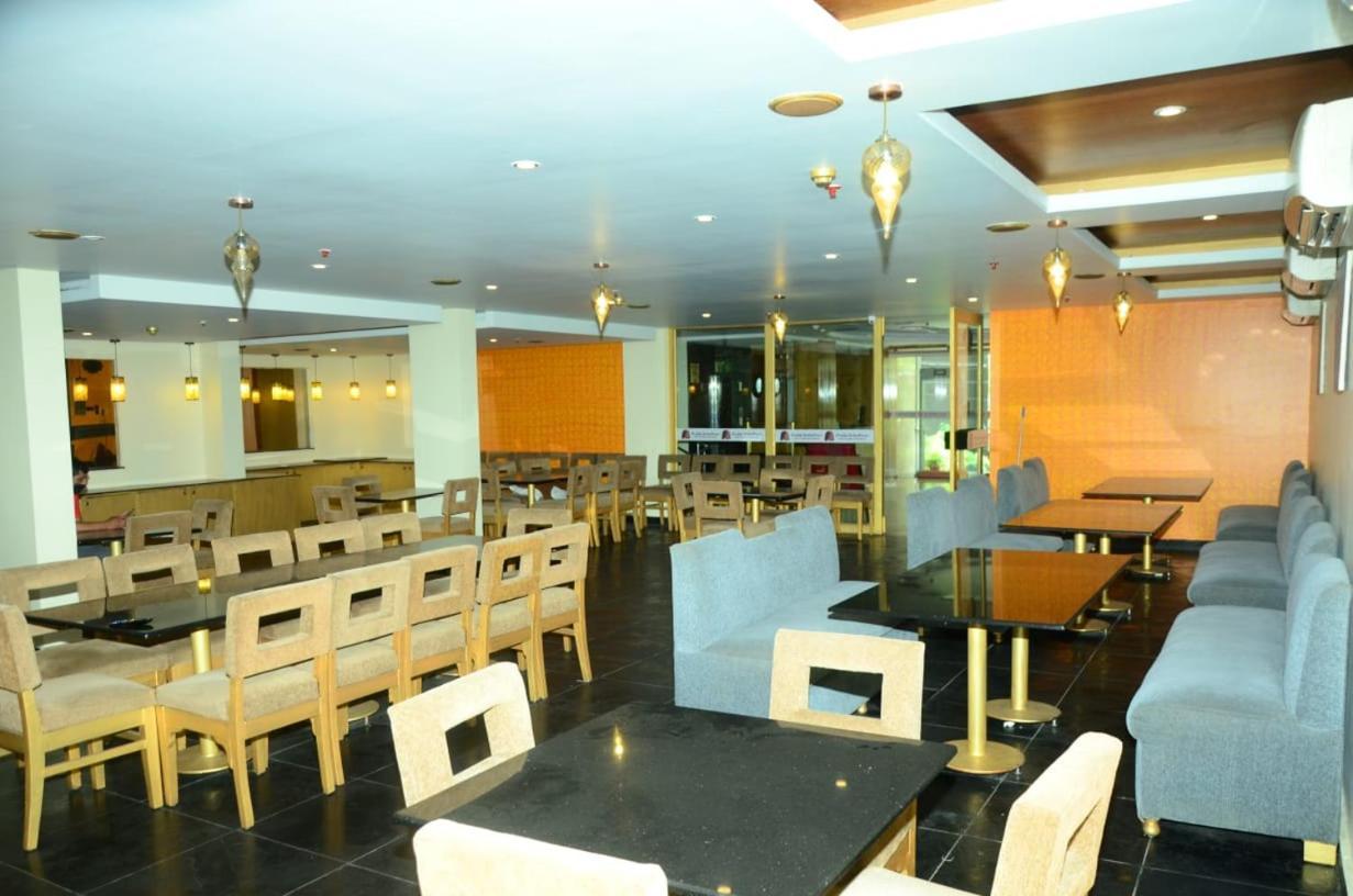 היידראבד Blossoms Room The Plaza-Luxury Collection- Lakdikapul מראה חיצוני תמונה