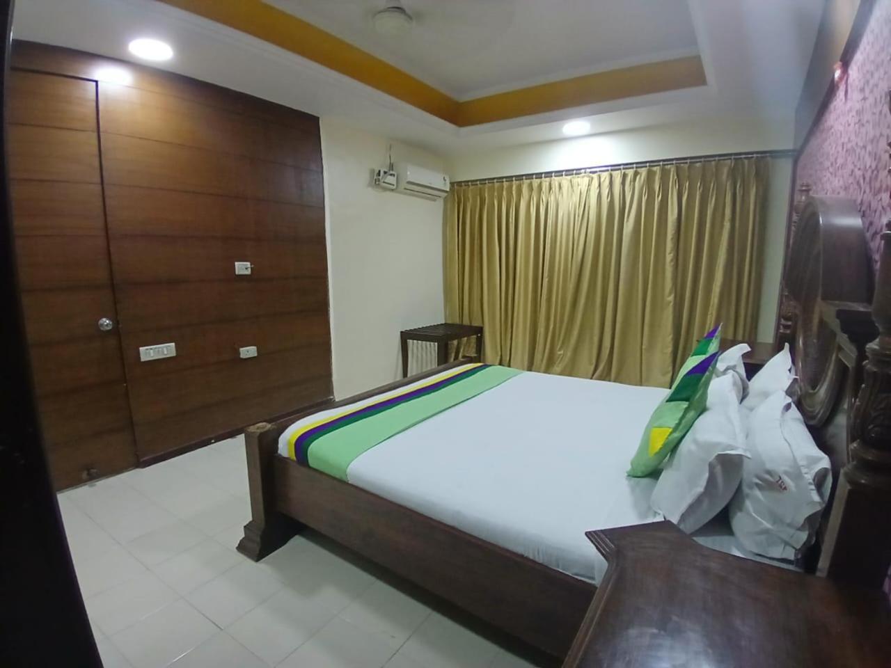 היידראבד Blossoms Room The Plaza-Luxury Collection- Lakdikapul מראה חיצוני תמונה